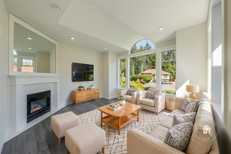 Living Room (Virtual Staging)