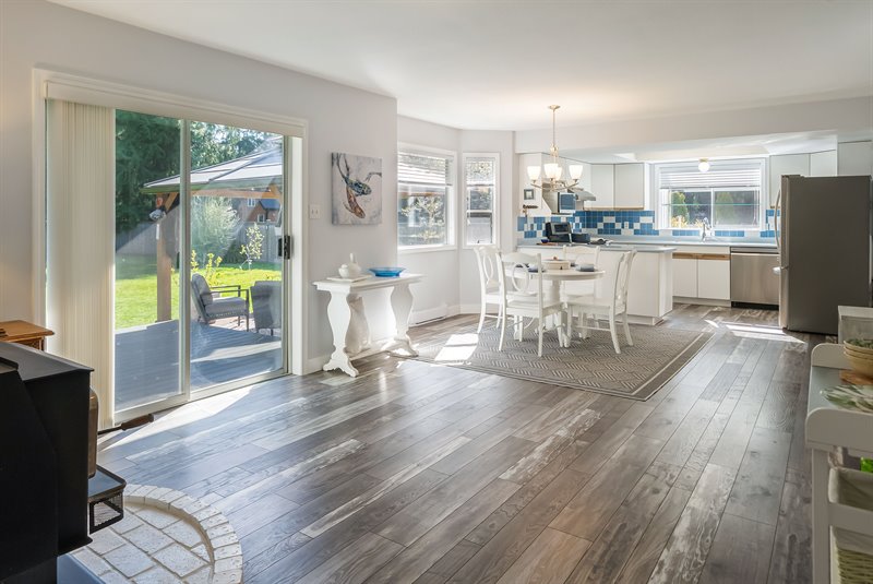 Family Room | Kitchen