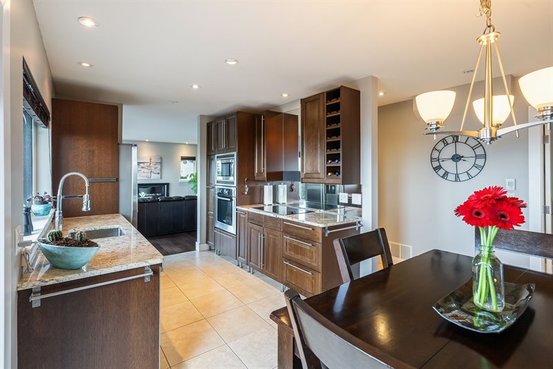 Dining Room | Kitchen