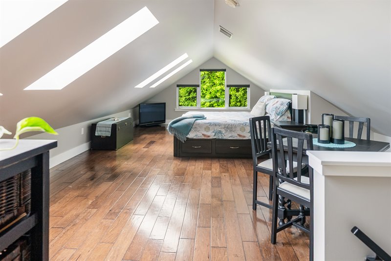 Upper Bedroom Suite