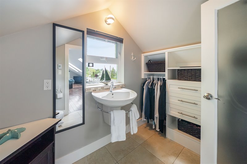 Ensuite