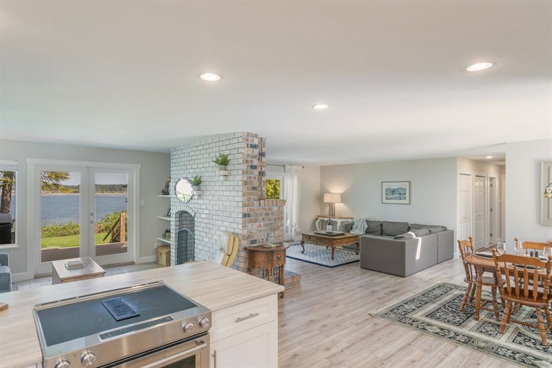 Airy Open Concept