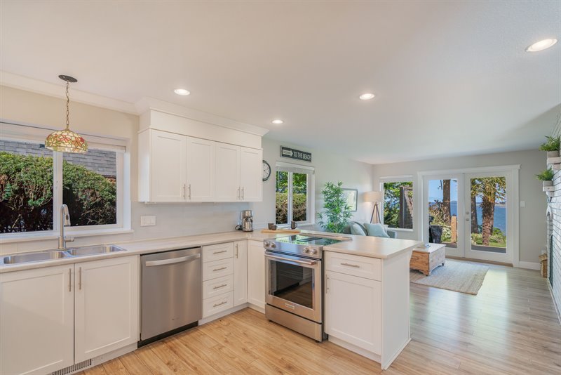 Kitchen | Family Room