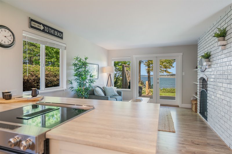 Kitchen | Family Room
