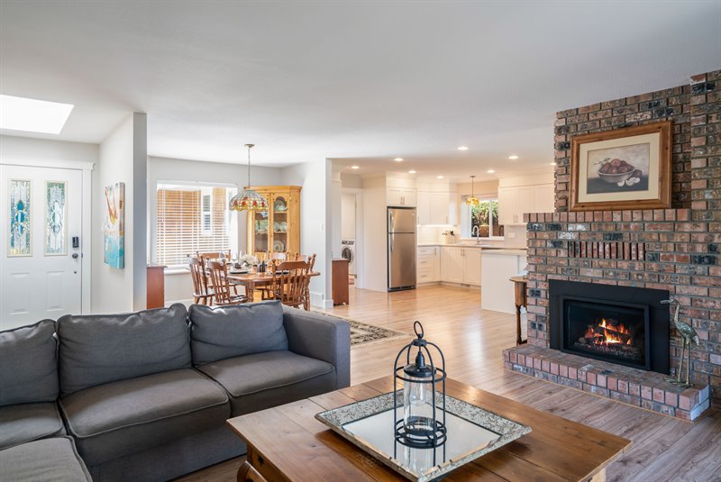 Airy Open Concept