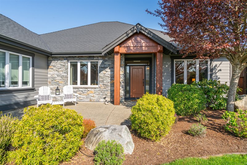 Front Patio | Entry