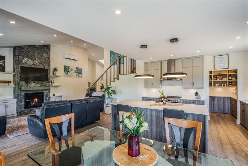 Kitchen | Living Room