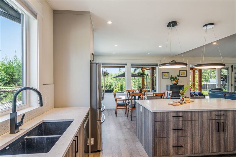 Kitchen | Dining Room