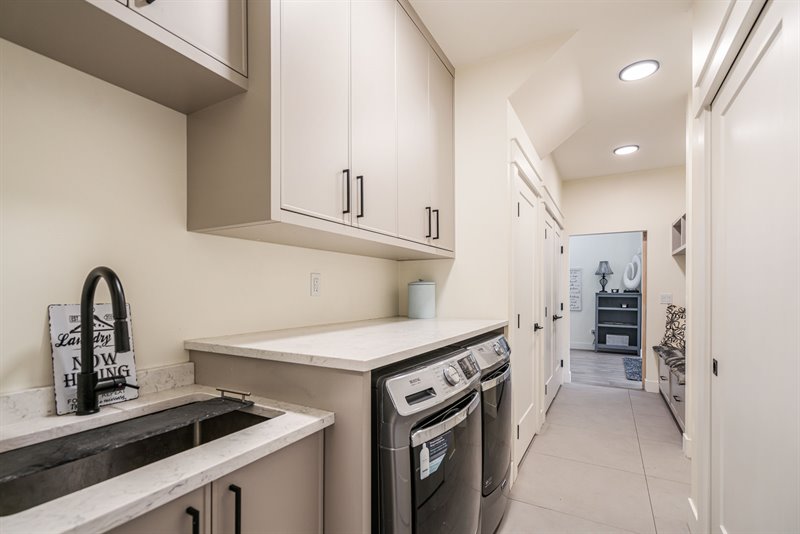 Laundry | Mud Room - Foyer Access