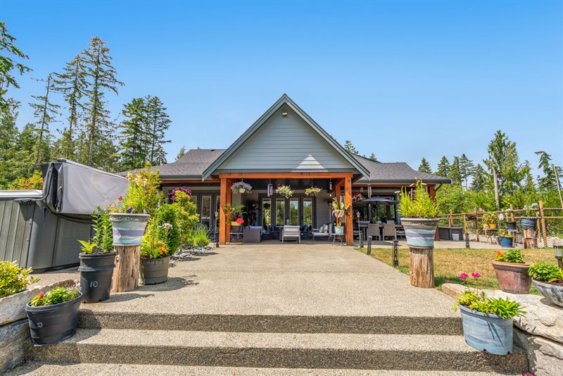Patio & Swim Spa