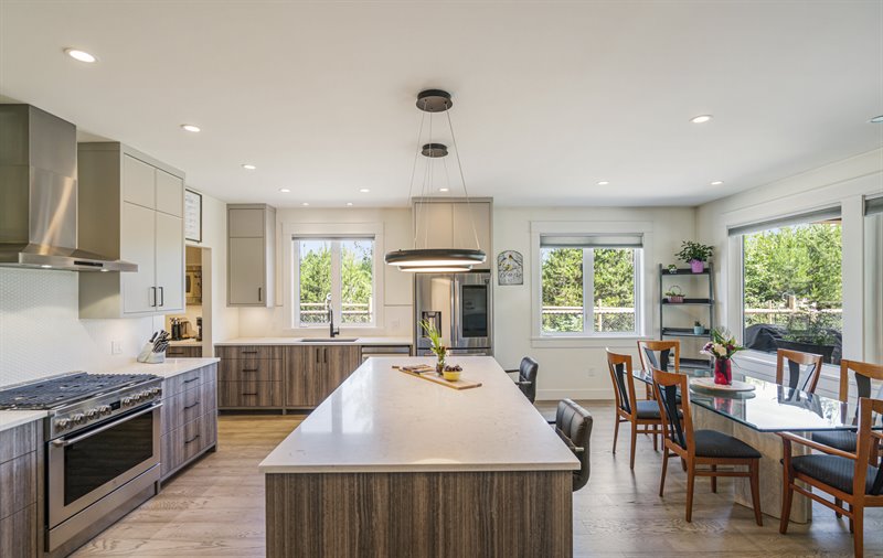 Kitchen | Dining Room