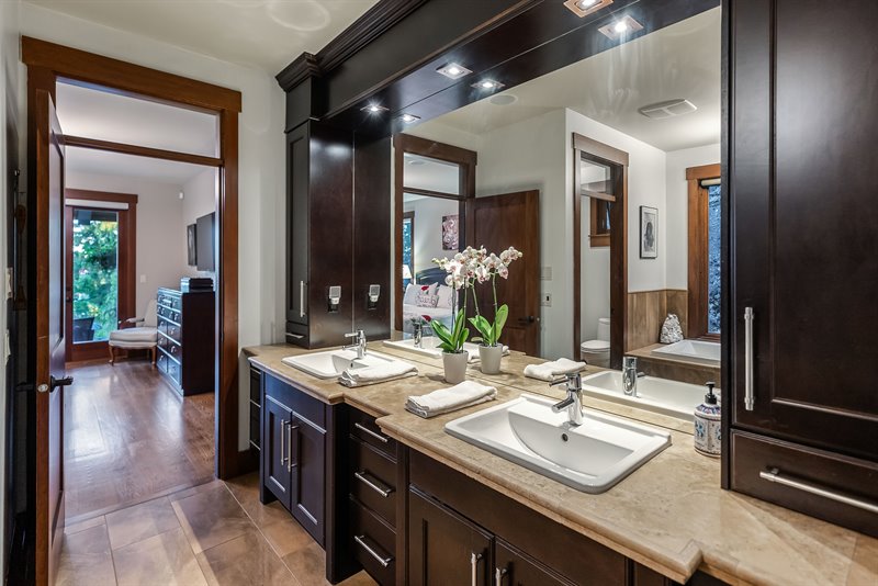 Ensuite