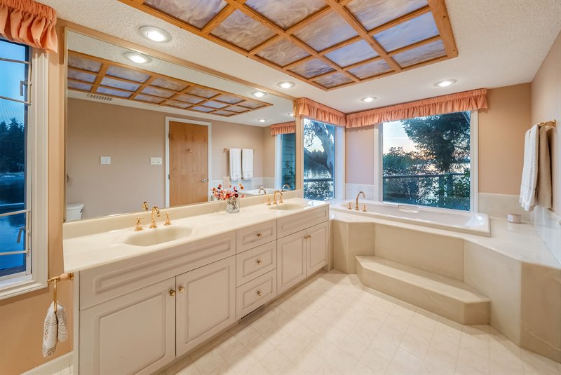 Ensuite