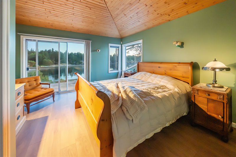 Guest Suite - Bedroom