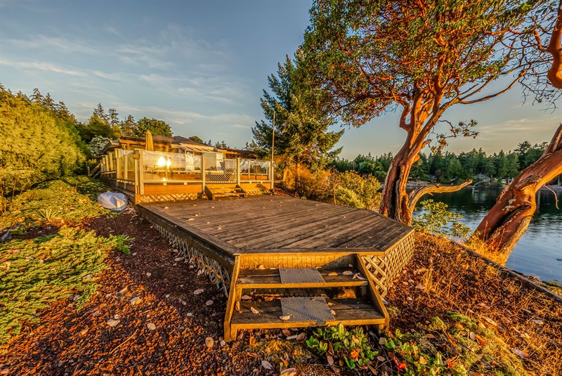 Exterior Back - Deck