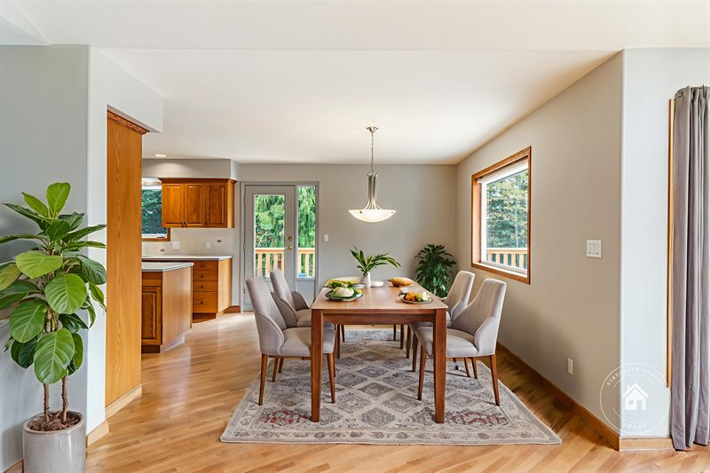 Dining Room (Virtual Staging)