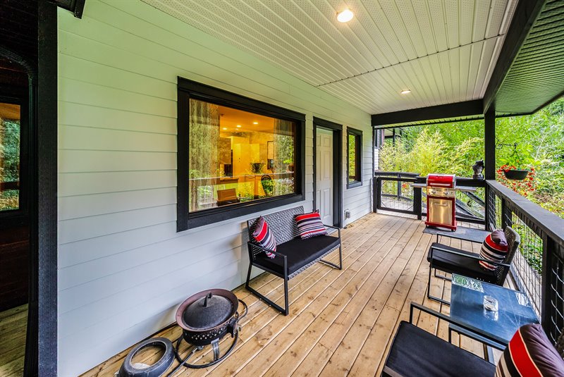 Guest Cottage - Entry