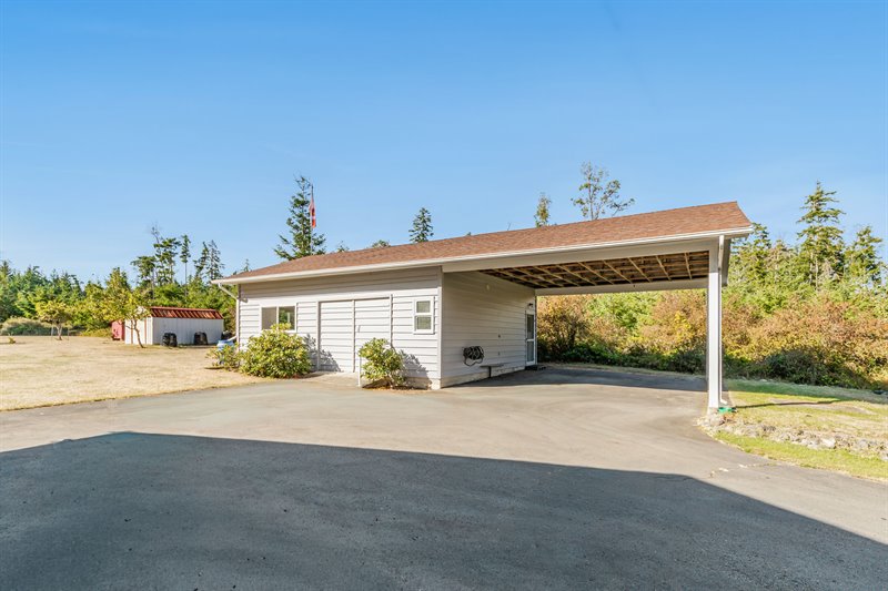 Guest Suite | Workshop