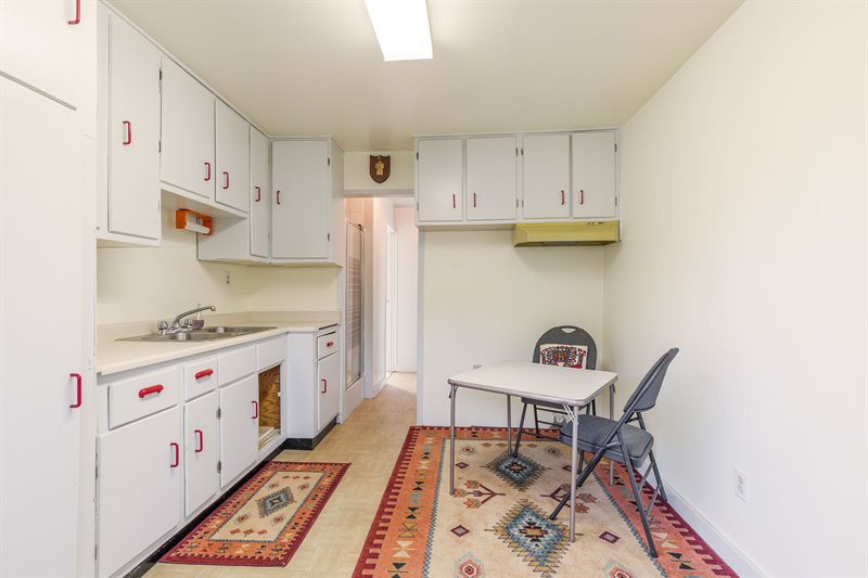 Guest Suite - Main Living Area