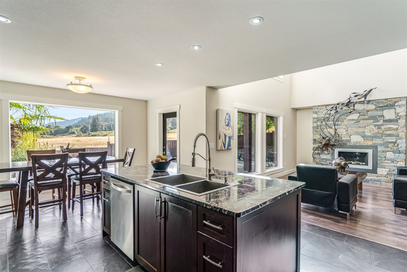 Kitchen | Living Room