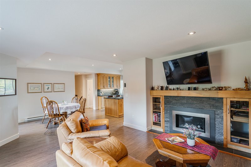 Legal Suite - Living | Dining Room