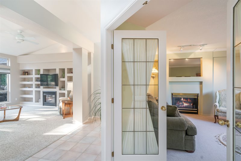 Entry to Formal Living Room