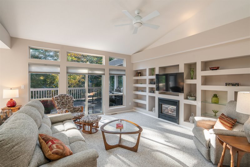 Family Room - Door to Deck