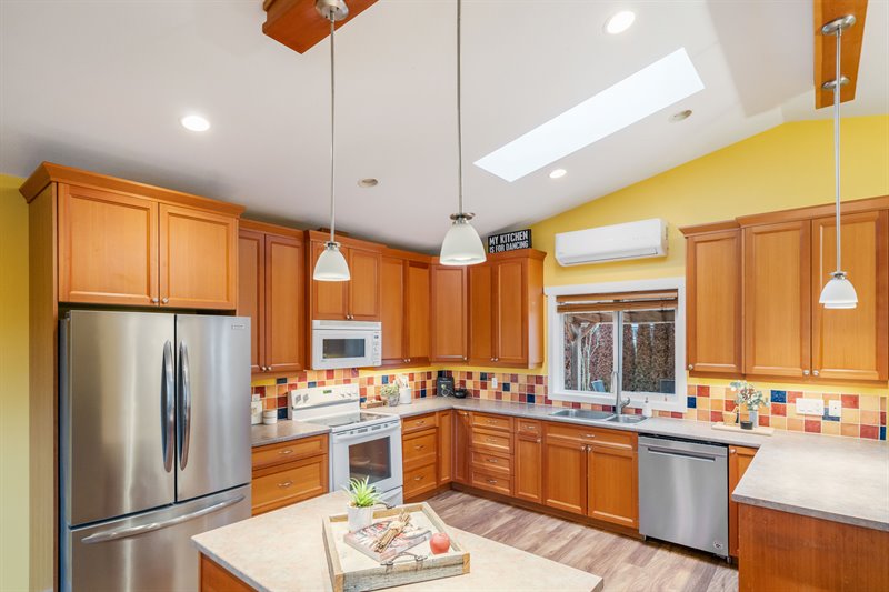 Kitchen (Virtual Staging)