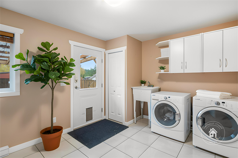 Laundry | Mud Room (Virtual Staging)