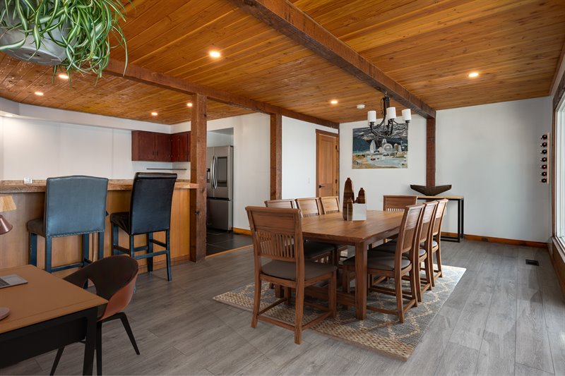 Dining Area (Virtual Staging) 