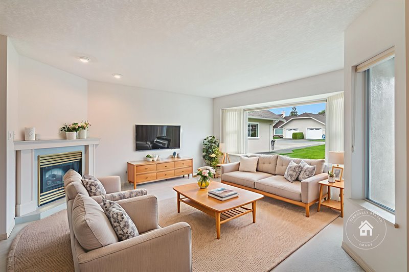 Living Room (Virtual Staging)