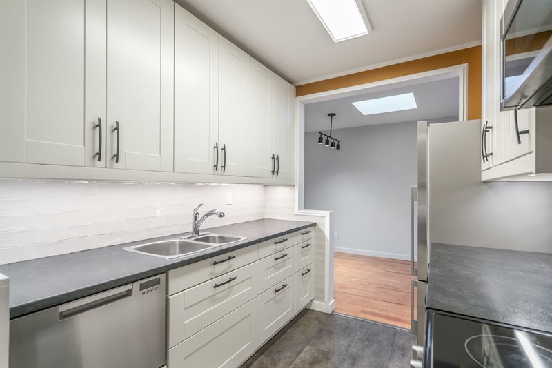 Kitchen | Dining Room