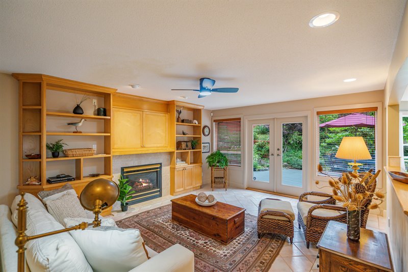 Family Room - Door to Deck