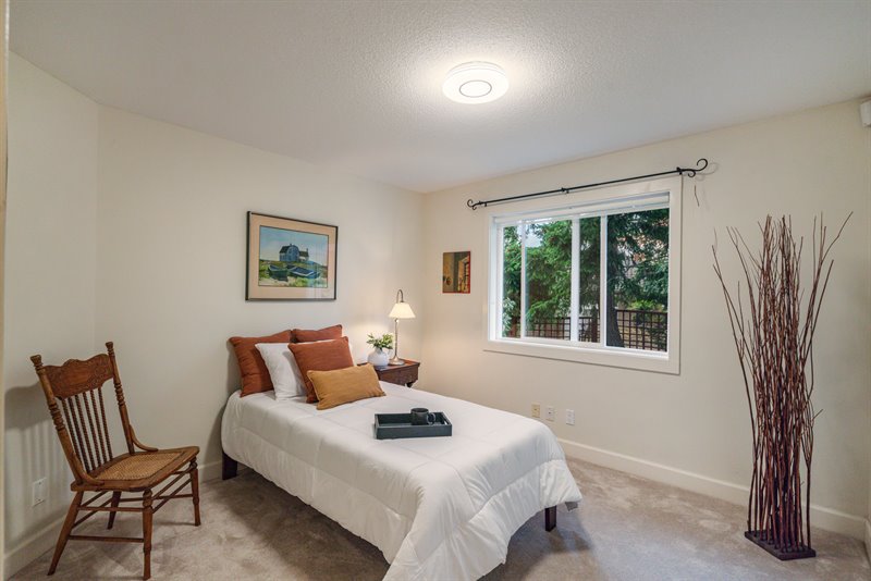 Bedroom 3 (Virtual Staging)