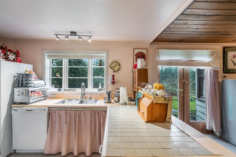 Dwelling # 1 - Kitchen