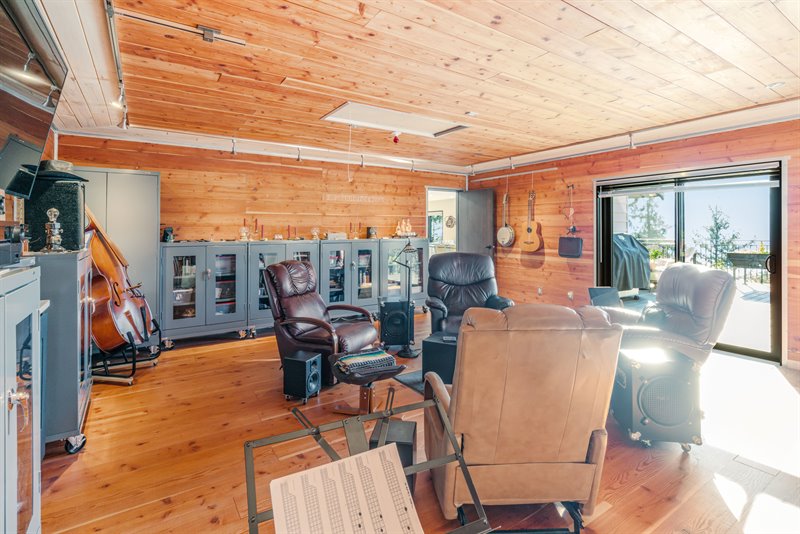 Music Room - Door to Deck