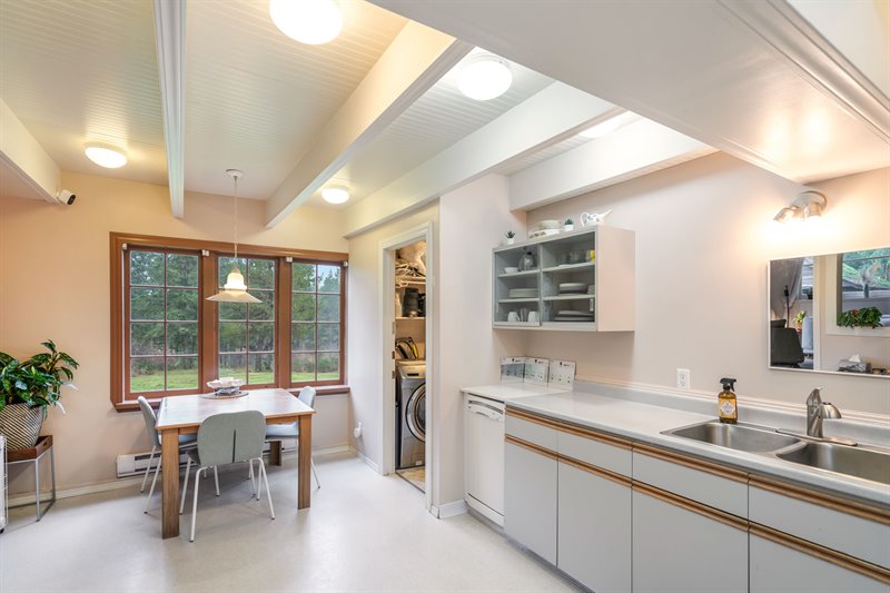 Dwelling #2 - Kitchen | Nook