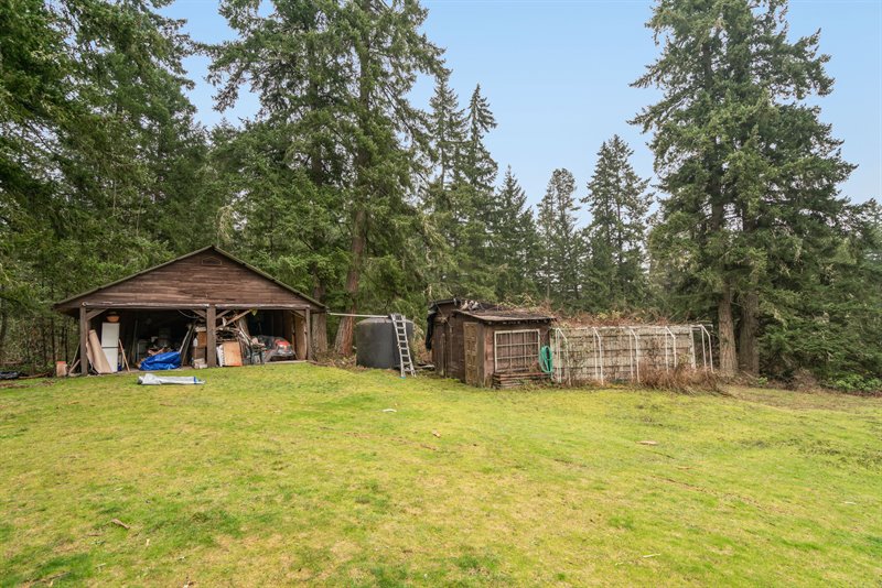 Shelter & Outbuilding