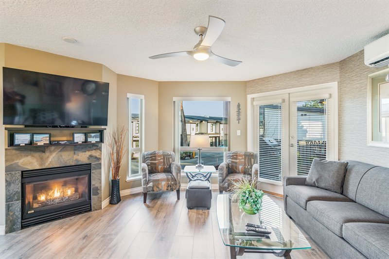 A-Side Suite - Living Room