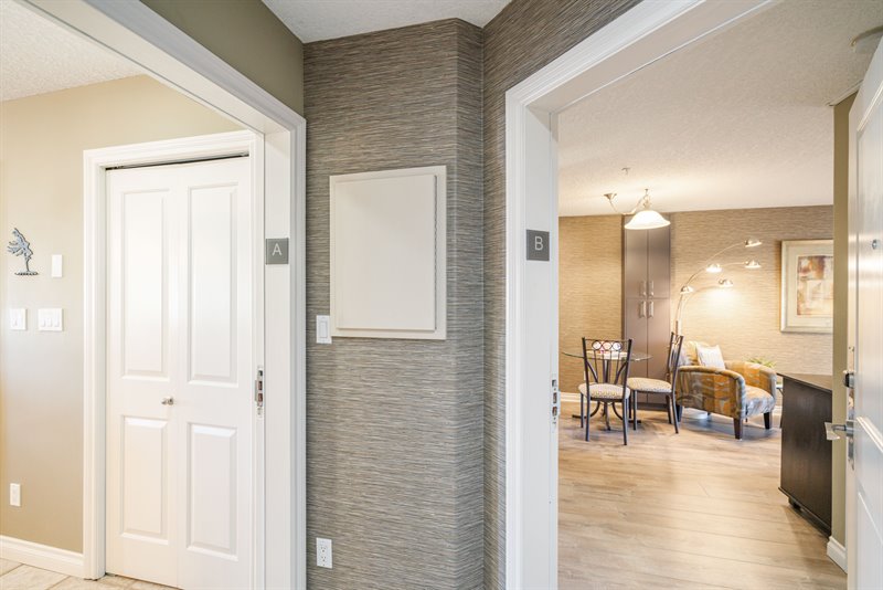 Entry to B-Side Suite