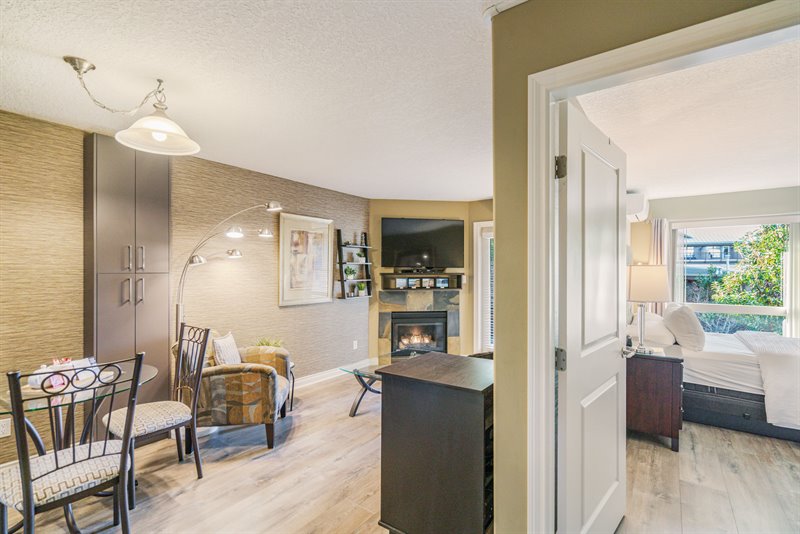 B-Side Suite - Bedroom