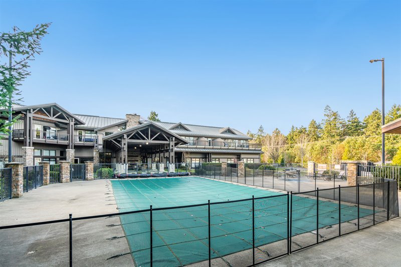 Sunrise Ridge Waterfront Resort