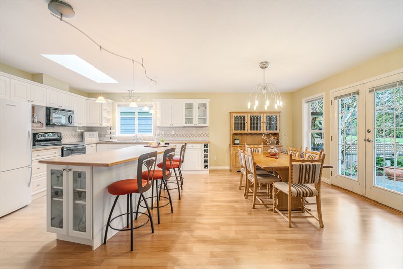 Kitchen | Dining Room