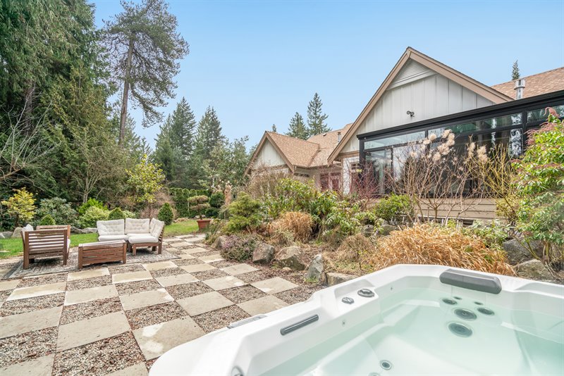 Patio & Hot Tub