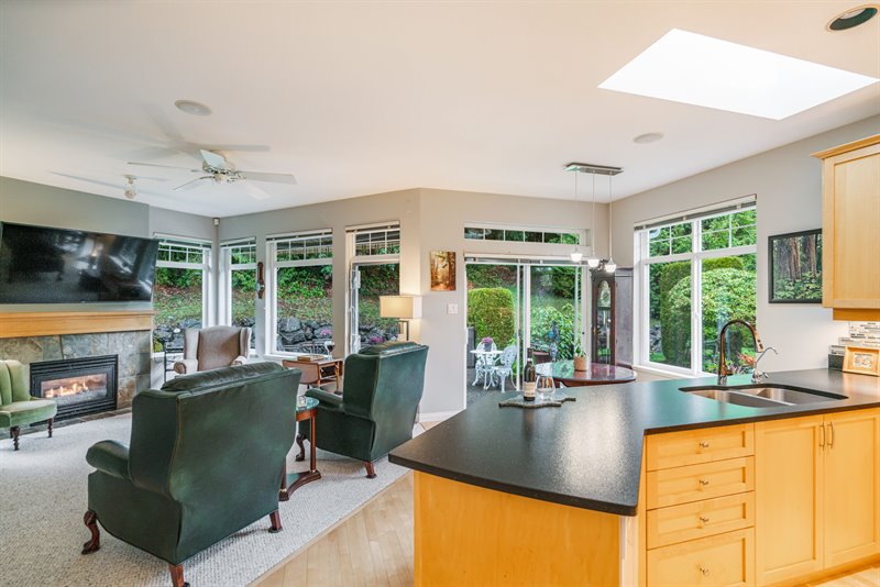 Kitchen | Family Room