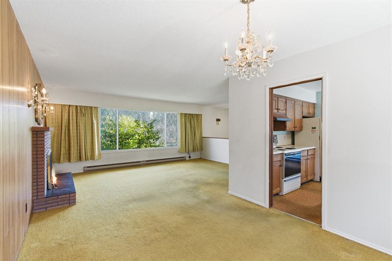 Dining Room | Kitchen