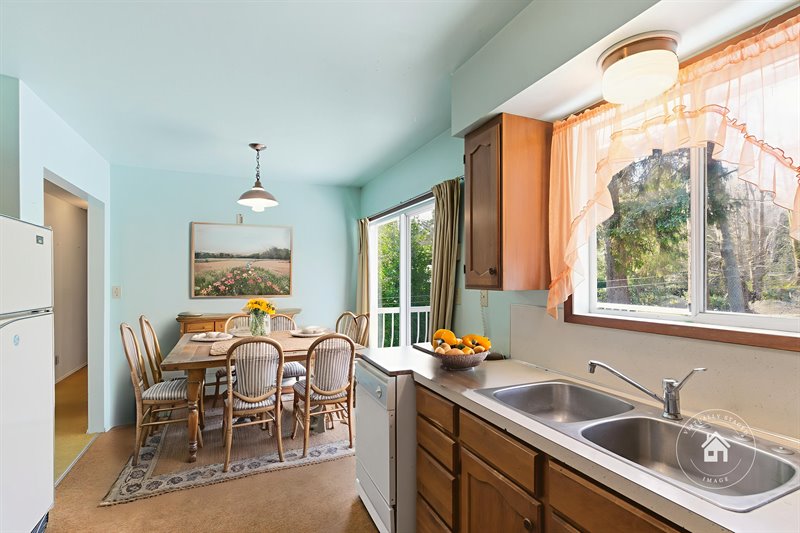 Kitchen (Virtual Staging)