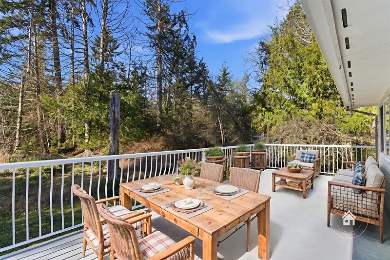 Deck (Virtual Staging)