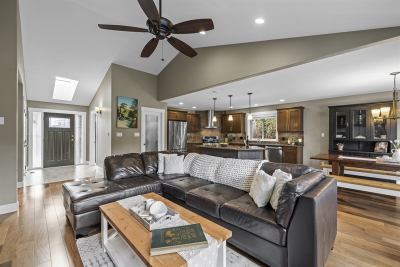 Living Room | Kitchen