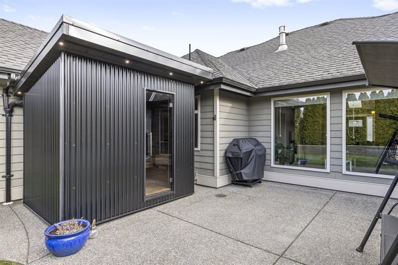 Patio & Sauna